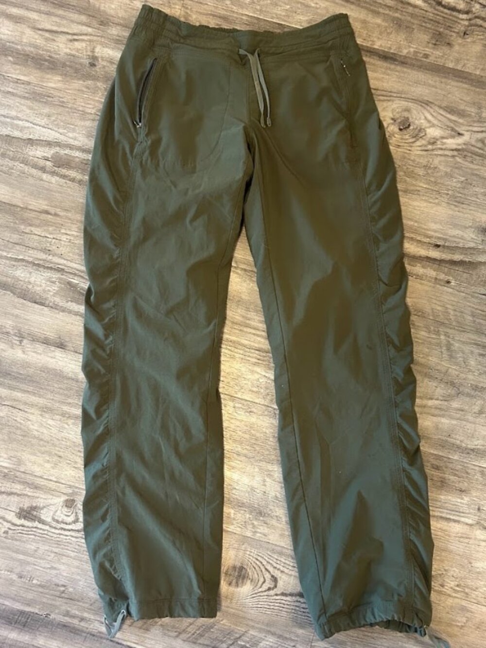 Athleta La Viva Ruched Featherweight Stretch Lined Pant 2 Olive Green 138483 - Picture 2 of 11